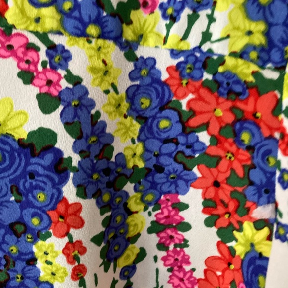 Colorful Floral Patterned Blouse - Picture 5 of 6